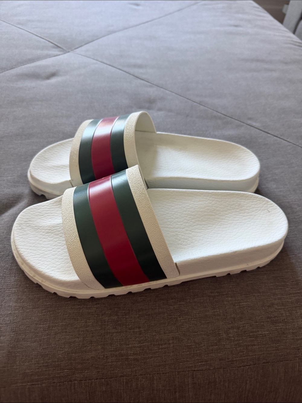 Gucci White Slides with Green and Red Stripe - Picture 3 of 6